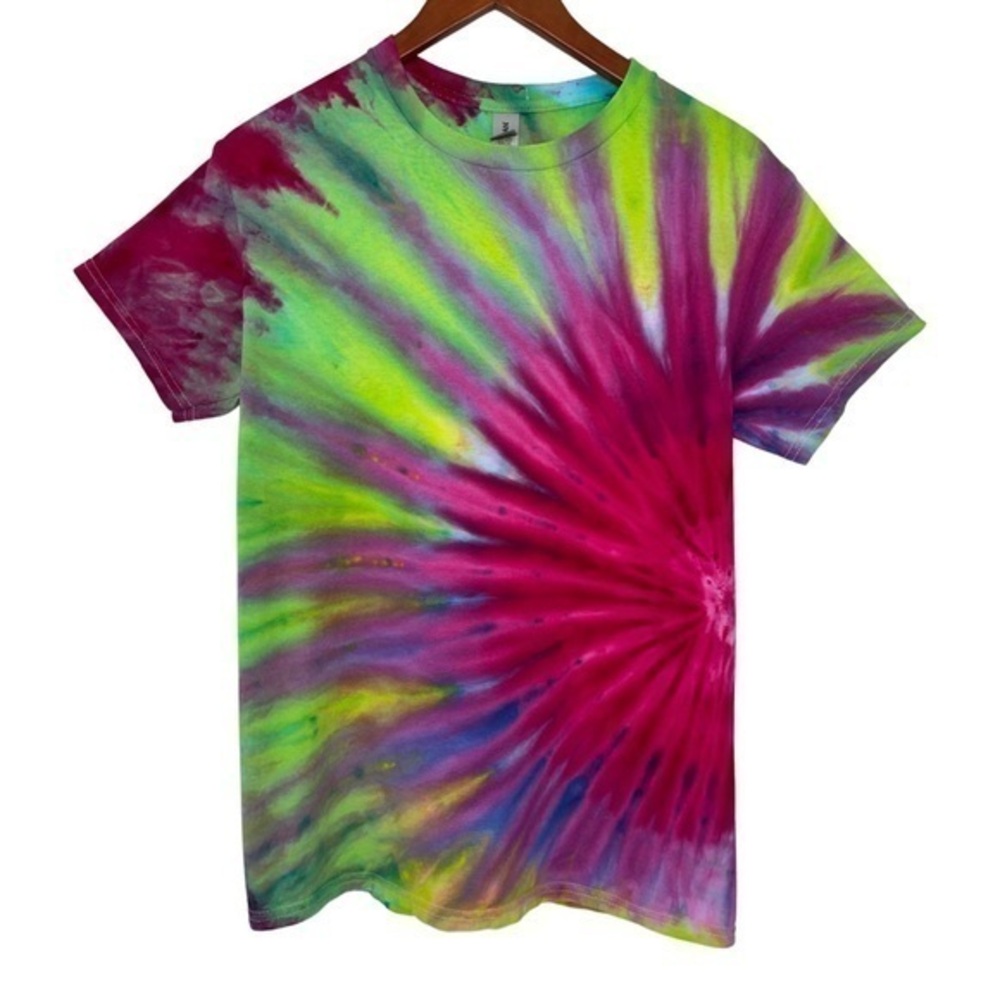 (NEW) Sunburst Ice Dye Tie-Dye T-Shirt - Size Small
